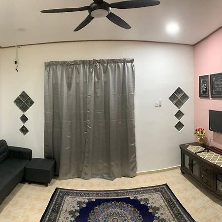 Lavender Homestay Desa Chendering 3 Bedrooms Kuala Terengganu Ngoại thất bức ảnh