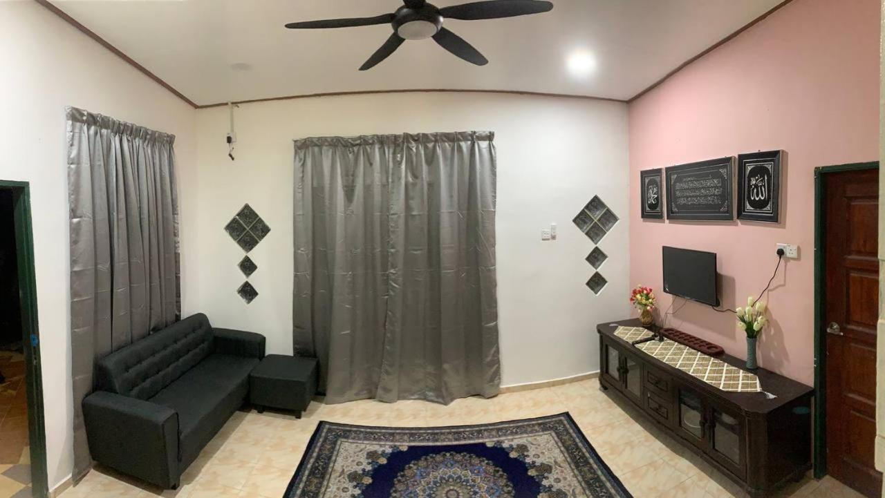 Lavender Homestay Desa Chendering 3 Bedrooms Kuala Terengganu Ngoại thất bức ảnh